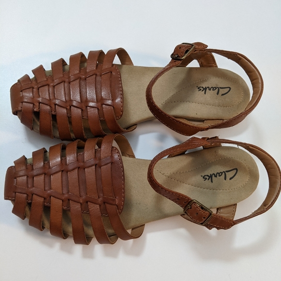 Clarks Shoes - Women's Clarks, Jaina Canary huarache Sandals. SIZE 7.5